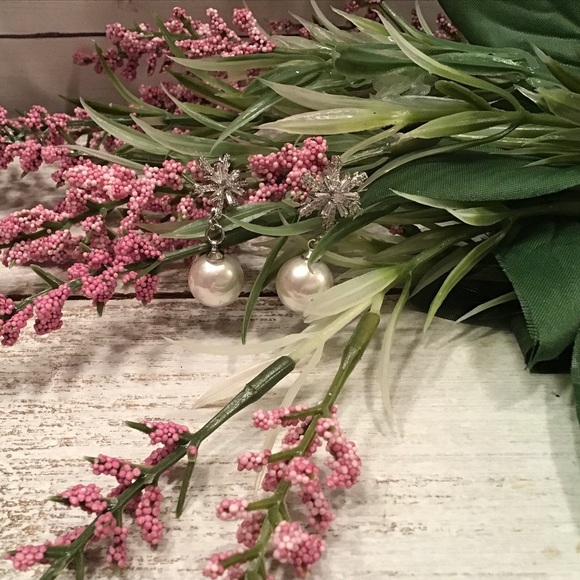 Pearl Earrings - Picture 6 of 9